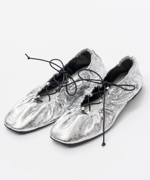 MAISON SPECIAL(メゾンスペシャル)の「Lace-Up Gathered Flat Shoes/レースアップギャザーフラットシューズ(その他シューズ・レディース・シルバー/ブラック・38/37/36)」の4枚目の写真