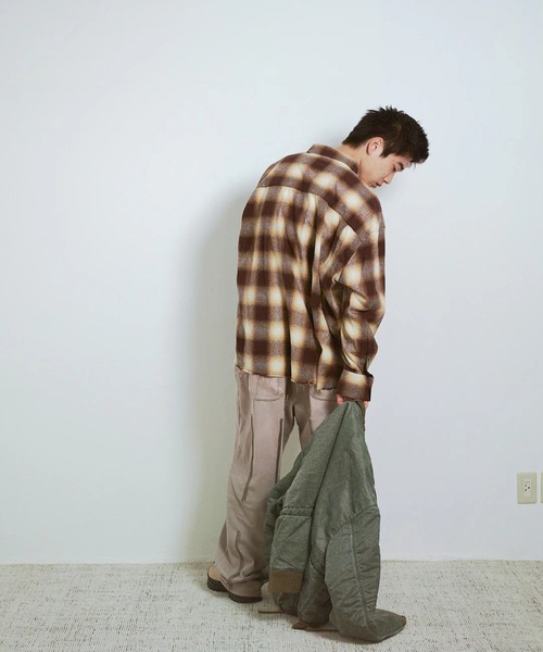 Name.（ネーム）の「COTTON FLANNEL OMBRE REGULAR SHIRT : CUT-OFF（シャツ/ブラウス・メンズ・ブラウン・2）」の3枚目の写真