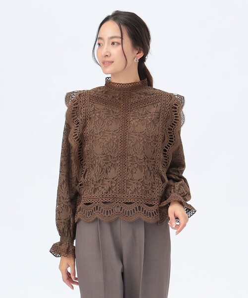 BEAMS HEART(ビームスハート)の「マルチレース ハイネック ブラウス(シャツ/ブラウス・レディース・オフホワイト/ネイビー/ブラウン・FREE)」の1枚目の写真