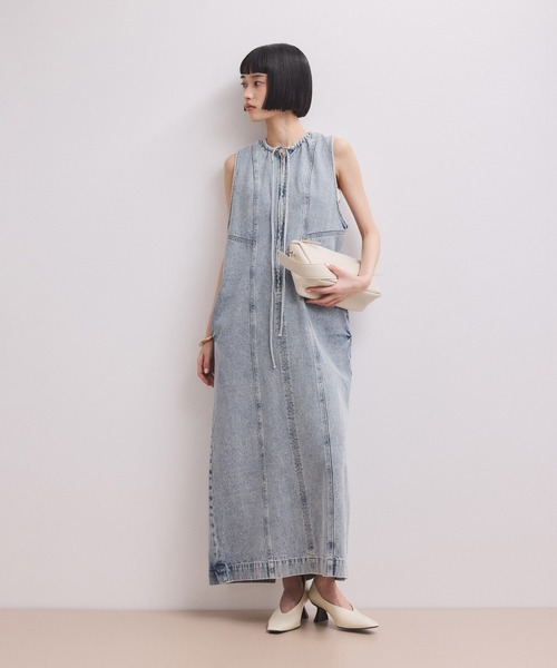 ADAM ET ROPE'(アダムエロペ)の「【WEB限定】ドロストネックデニムワンピース(ワンピース・レディース・ブラック系その他/ブルー系その他4・36/38)」の5枚目の写真