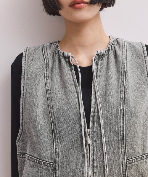ADAM ET ROPE'(アダムエロペ)の「【WEB限定】ドロストネックデニムワンピース(ワンピース・レディース・ブラック系その他/ブルー系その他4・36/38)」の8枚目の写真
