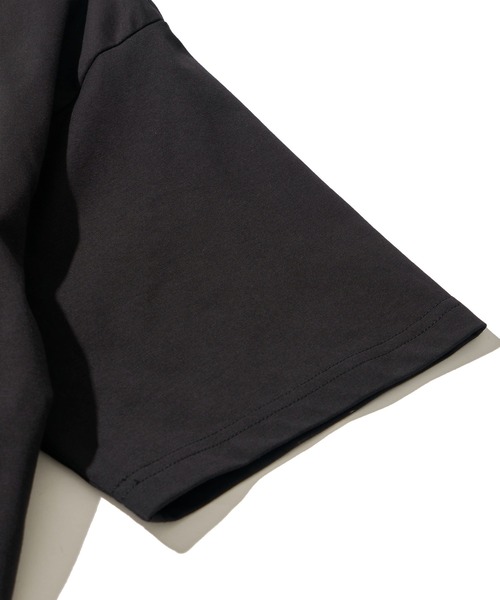 BRANDALISED(ブランダライズド)の「【BRANDALISED/ブランダライズド】グラフィティアートプリント クルーネックTシャツ 冷感天竺(Tシャツ/カットソー・メンズ・ブラック/チャコールグレー/アイボリー・MEDIUM/X-LARGE/LARGE)」の4枚目の写真