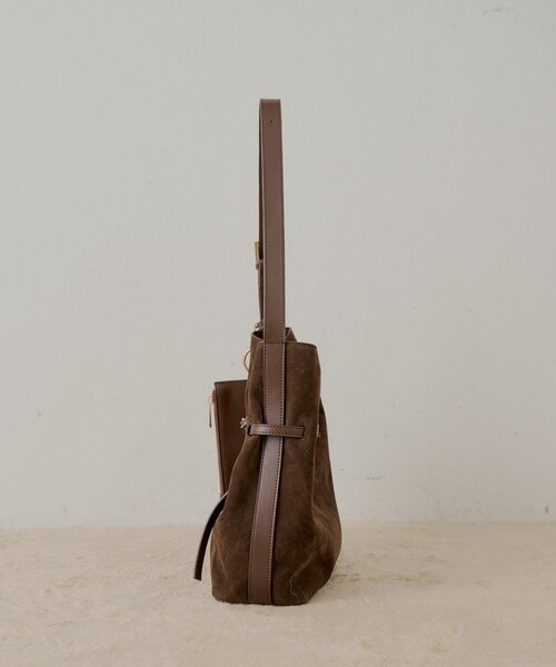 Chico(チコ)の「スマホポーチ付きベルトデザインショルダーバッグ(ショルダーバッグ・レディース・ベージュ/ブラック/アイボリー/ブラウン・FREE)」の11枚目の写真