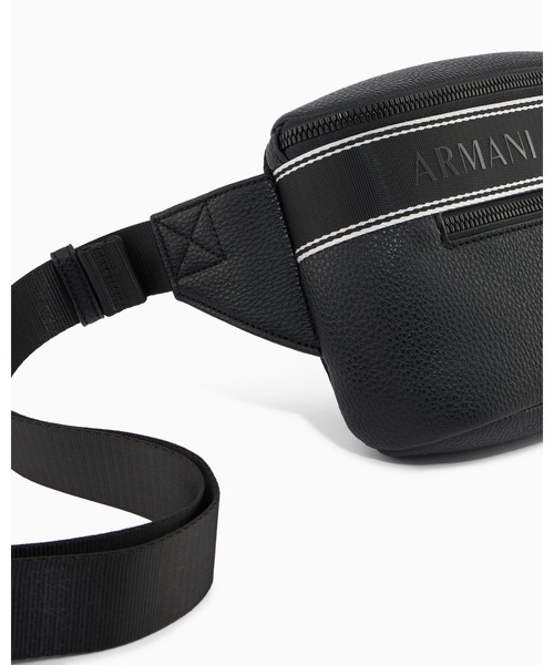 ARMANI EXCHANGE(アルマーニエクスチェンジ)の「【A|X アルマーニ エクスチェンジ】AXロゴ ボディバッグ/ウエストバッグ(ボディバッグ/ウエストポーチ・メンズ・ブラック・FREE)」の4枚目の写真