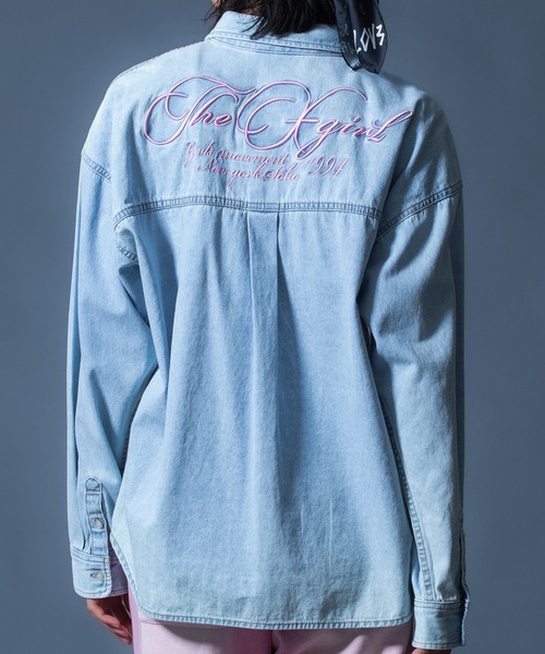 X-girl（エックスガール）の「SCRIPT LOGO BLEACHED DENIM SHIRT（シャツ/ブラウス・レディース・ブラック/ライトインディゴブルー・S/M）」の2枚目の写真