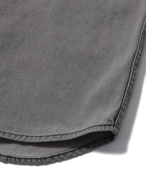 X-girl（エックスガール）の「SCRIPT LOGO BLEACHED DENIM SHIRT（シャツ/ブラウス・レディース・ブラック/ライトインディゴブルー・S/M）」の9枚目の写真