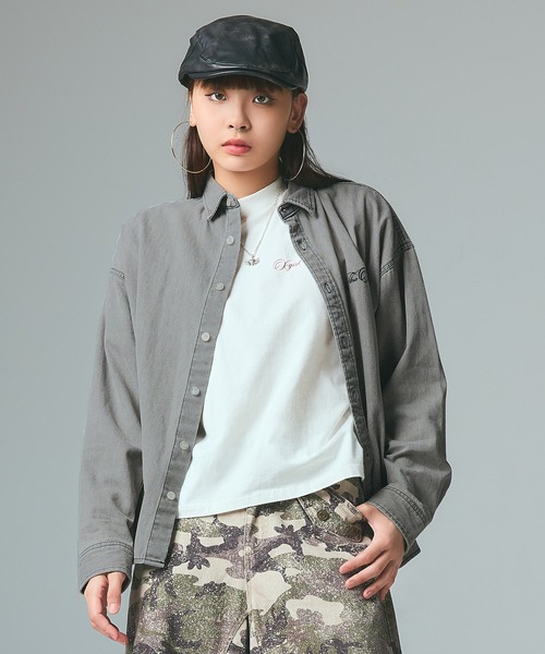 X-girl（エックスガール）の「SCRIPT LOGO BLEACHED DENIM SHIRT（シャツ/ブラウス・レディース・ブラック/ライトインディゴブルー・S/M）」の11枚目の写真