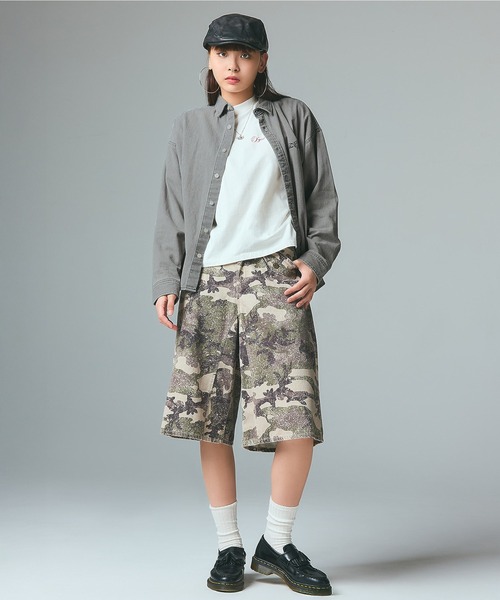 X-girl（エックスガール）の「SCRIPT LOGO BLEACHED DENIM SHIRT（シャツ/ブラウス・レディース・ブラック/ライトインディゴブルー・S/M）」の12枚目の写真