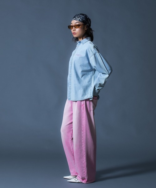 X-girl(エックスガール)の「SCRIPT LOGO BLEACHED DENIM SHIRT(シャツ/ブラウス・レディース・ブラック/ライトインディゴブルー・S/M)」の16枚目の写真