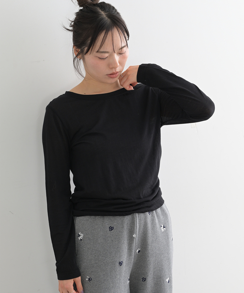 U by SPICK&SPAN（ユーバイスピックアンドスパン）の「《追加4》C/NY シアートップス（Tシャツ/カットソー・レディース・ブルー/ブラック/アイボリー/ライトグリーン・FREE）」の11枚目の写真