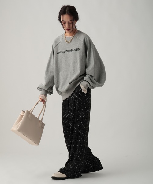 Elura（エルーラ）の「袖コンロゴスウェット/645449（スウェット・レディース・ブラウン/ライトグレー/オフホワイト・FREE）」の12枚目の写真