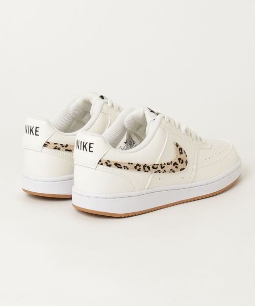 NIKE（ナイキ）の「ナイキ NIKE ナイキ  コート ビジョン（スニーカー・レディース・ホワイト・24.0cm/23.0cm/24.5cm/23.5cm/25.0cm）」の2枚目の写真