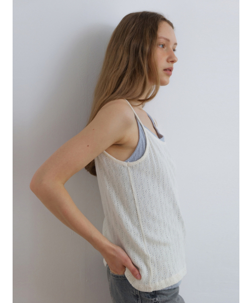 UNNOUT(アナウト)の「CROCHET SLEEVELESS SHIRT CREAM(Tシャツ/カットソー・レディース・その他・ONE SIZE)」の4枚目の写真