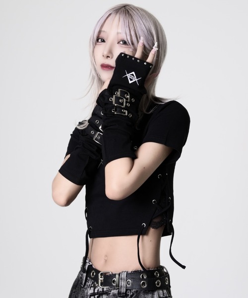 REFLEM(レフレム)の「『REFLEM/レフレム』ベルト付きアームカバー(アームカバー・レディース・ブラック/ホワイト/グレー・FREE)」の4枚目の写真