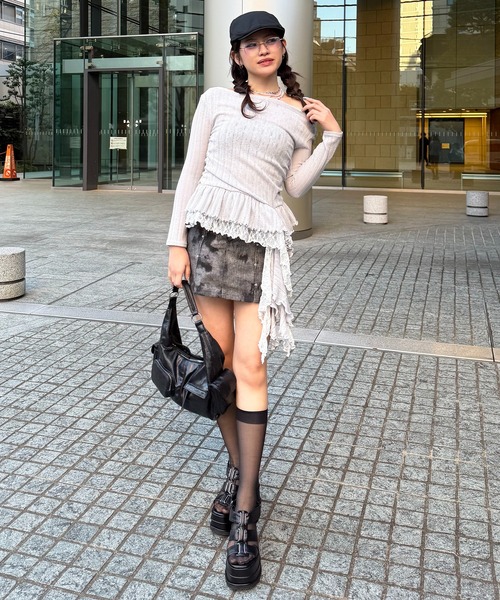 SPIRALGIRL(スパイラルガール)の「イレヘムワンショルレーストップス(Tシャツ/カットソー・レディース・ブラック/グレー/ホワイト・FREE)」の13枚目の写真