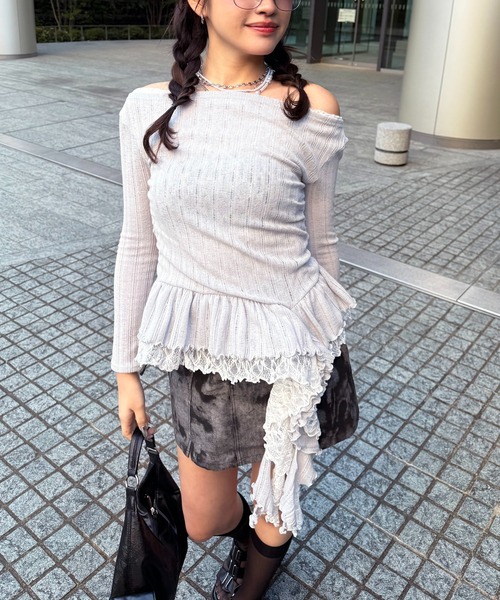 SPIRALGIRL(スパイラルガール)の「イレヘムワンショルレーストップス(Tシャツ/カットソー・レディース・ブラック/グレー/ホワイト・FREE)」の12枚目の写真