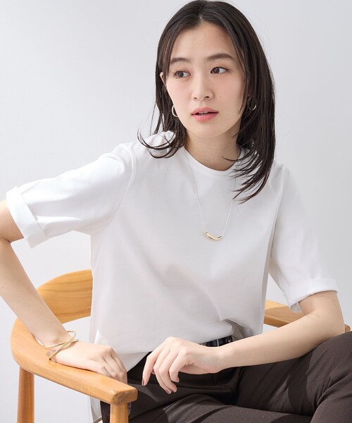 INDIVI（インディヴィ）の「【抗菌防臭／消臭】上品光沢コットンTシャツ（Tシャツ/カットソー・レディース・ホワイト/ブラック・38/34/15 /13/05）」の2枚目の写真