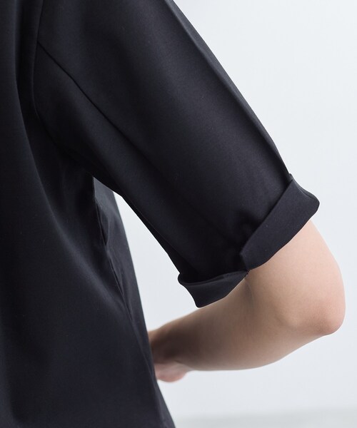 INDIVI(インディヴィ)の「【抗菌防臭/消臭】上品光沢コットンTシャツ(Tシャツ/カットソー・レディース・ホワイト/ブラック/サンドベージュ/ブラック系2・38/34/15 /13/05)」の9枚目の写真