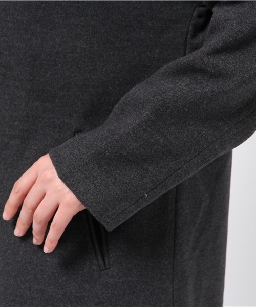 URBAN RESEARCH（アーバンリサーチ）の「UR ロングチェスターコート（チェスターコート・レディース・ベージュ系その他/グレー/ネイビー・FREE）」の9枚目の写真