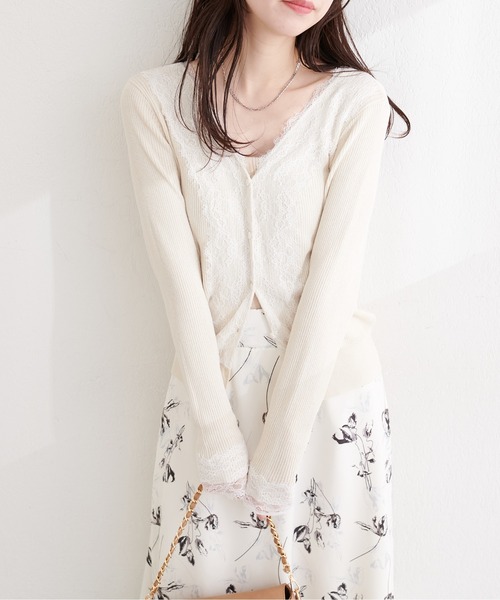 natural couture(ナチュラルクチュール)の「リバーレースVネックカーデ(カーディガン/ボレロ・レディース・サックスブルー/オレンジ系その他/オフホワイト/ネイビー/ミント/ラベンダー・FREE)」の8枚目の写真