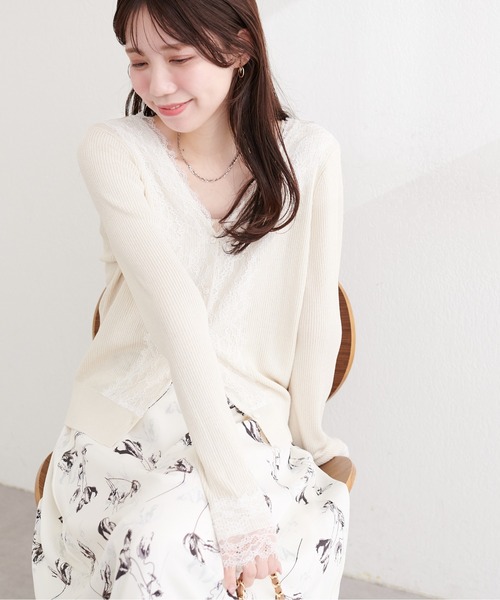 natural couture(ナチュラルクチュール)の「リバーレースVネックカーデ(カーディガン/ボレロ・レディース・サックスブルー/オレンジ系その他/オフホワイト/ネイビー/ミント/ラベンダー・FREE)」の10枚目の写真