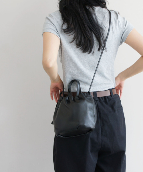 TIDEWAY（タイドウェイ）の「MASSU 巾着2WAY TOTE（ショルダーバッグ・レディース・グレー/ブルー/レモンイエロー/ブラック/カーキ・FREE）」の2枚目の写真