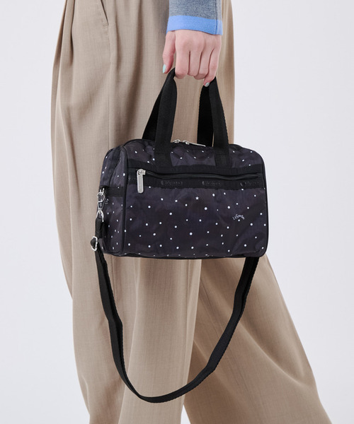 LeSportsac(レスポートサック)の「EVERYDAY SM SATCHEL ブリスドッツ(ショルダーバッグ・レディース・ブラック・FREE)」の2枚目の写真