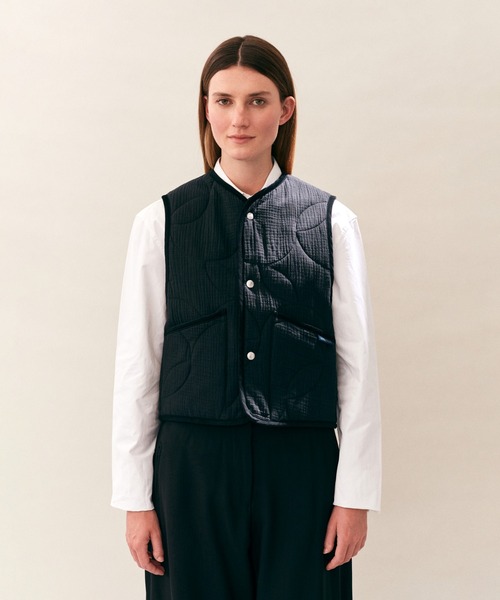 LAVENHAM(ラベンハム)の「Cropped Thornham Womens / クロップド ソーンハム ウィメンズ(ベスト・レディース・ブラック/ブルー系その他/ベージュ系その他5・10/12/6/8)」の4枚目の写真