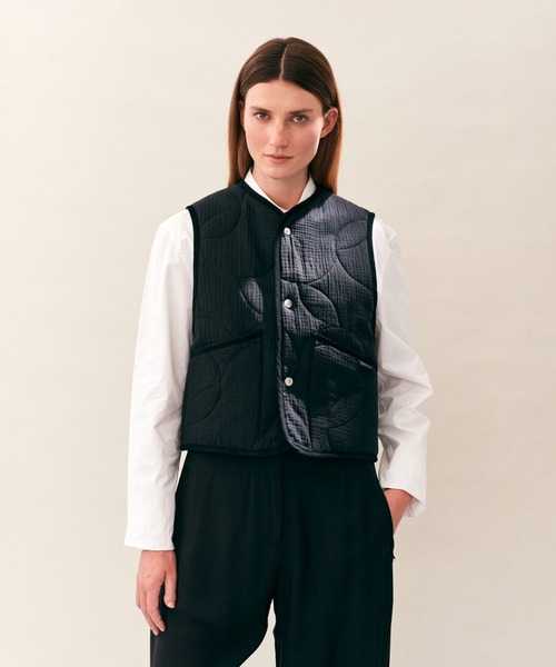 LAVENHAM(ラベンハム)の「Cropped Thornham Womens / クロップド ソーンハム ウィメンズ(ベスト・レディース・ブラック/ブルー系その他/ベージュ系その他5・10/12/6/8)」の5枚目の写真