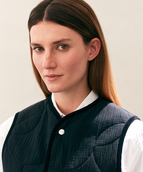 LAVENHAM(ラベンハム)の「Cropped Thornham Womens / クロップド ソーンハム ウィメンズ(ベスト・レディース・ブラック/ブルー系その他/ベージュ系その他5・10/12/6/8)」の9枚目の写真
