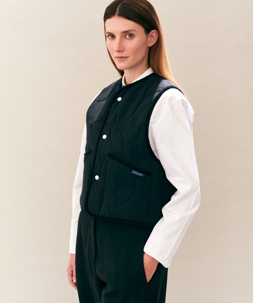 LAVENHAM(ラベンハム)の「Cropped Thornham Womens / クロップド ソーンハム ウィメンズ(ベスト・レディース・ブラック/ブルー系その他/ベージュ系その他5・10/12/6/8)」の7枚目の写真