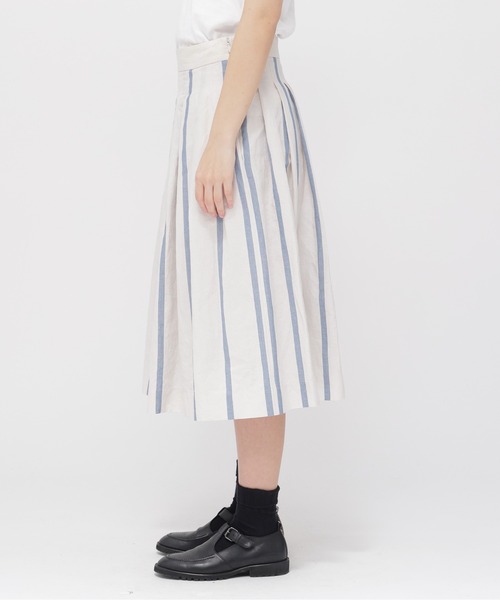 MARGARET HOWELL(マーガレットハウエル)の「BOLD STRIPE COTTON LINEN(スカート・レディース・ホワイト×ブルー/ネイビー・2/1/3)」の3枚目の写真