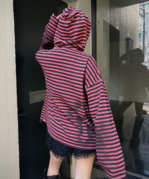 Never mind the XU（ネバーマインドザエックスユー）の「【Never mind the XU】spray cross zip up hoodie / 【ネバーマインド ザ エックスユー】スプレークロスジップパーカー（パーカー・メンズ・チャコール/ブラック×ホワイト/レッド・ONE SIZE）」の7枚目の写真