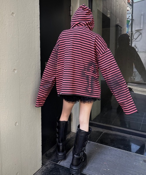 Never mind the XU（ネバーマインドザエックスユー）の「【Never mind the XU】spray cross zip up hoodie / 【ネバーマインド ザ エックスユー】スプレークロスジップパーカー（パーカー・メンズ・チャコール/ブラック×ホワイト/レッド・ONE SIZE）」の10枚目の写真