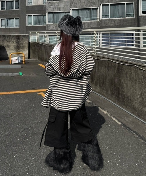 Never mind the XU（ネバーマインドザエックスユー）の「【Never mind the XU】spray cross zip up hoodie / 【ネバーマインド ザ エックスユー】スプレークロスジップパーカー（パーカー・メンズ・チャコール/ブラック×ホワイト/レッド・ONE SIZE）」の14枚目の写真