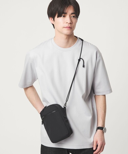 green label relaxing(グリーンレーベルリラクシング)の「【WEB限定】マット リップストップ ミニ ショルダー バッグ -撥水-(ショルダーバッグ・メンズ・ブラック/ダークブラウン・FREE)」の4枚目の写真