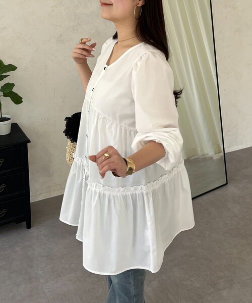 prose verse（プロズヴェール）の「ミドル丈裾フリルティアードブラウス（シャツ/ブラウス・レディース・オフホワイト/ブラック系その他・MEDIUM/LARGE）」の22枚目の写真