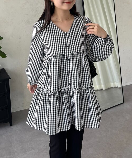 prose verse（プロズヴェール）の「ミドル丈裾フリルティアードブラウス（シャツ/ブラウス・レディース・オフホワイト/ブラック系その他・MEDIUM/LARGE）」の12枚目の写真