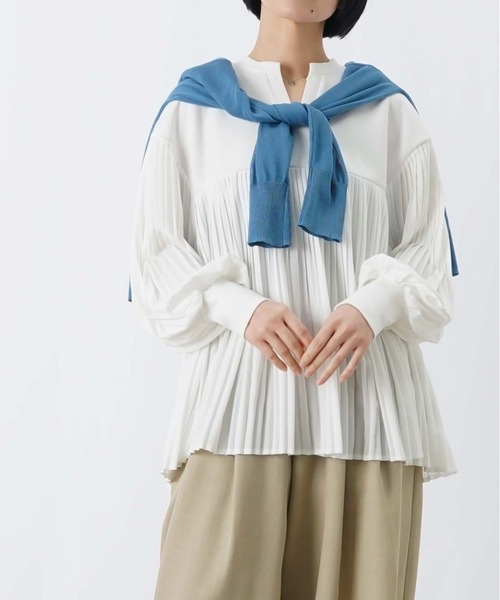 LUCA/LADY LUCK LUCA(ルカ/レディラックルカ)の「LC/LLL プリーツドッキングプルオーバー(Tシャツ/カットソー・レディース・オフホワイト/イエロー/ブラック・FREE)」の2枚目の写真