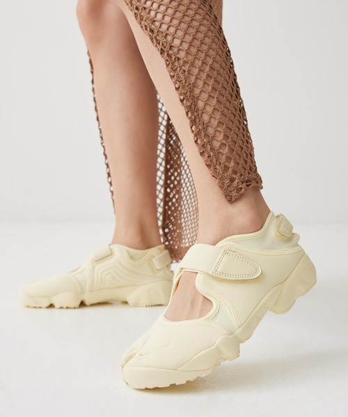 アプリコット ナイキ エア リフト ウィメンズシューズ / Nike Air Rift Women's
