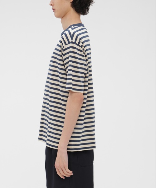 MHL.（エムエイチエル）の「COTTON LINEN STRIPE JERSEY（Tシャツ/カットソー・メンズ・ブルー・MEDIUM/LARGE）」の3枚目の写真