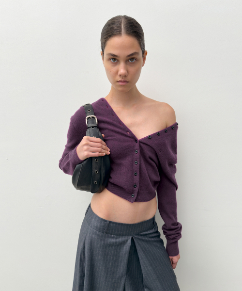 DIAGONAL(ダイアゴナル)の「V NECK BUTTON CARDIGAN (purple)(カーディガン/ボレロ・レディース・その他・FREE)」の3枚目の写真
