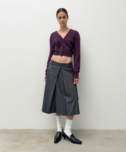 DIAGONAL(ダイアゴナル)の「V NECK BUTTON CARDIGAN (purple)(カーディガン/ボレロ・レディース・その他・FREE)」の5枚目の写真