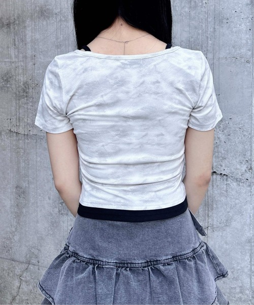 INGNI(イング)の「ムラ染めヘンリーネックレイヤード胸ロゴトップス(Tシャツ/カットソー・レディース・ブラウン/ブラック/オフホワイト・M)」の9枚目の写真