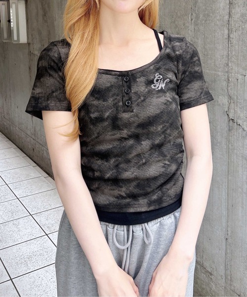 INGNI(イング)の「ムラ染めヘンリーネックレイヤード胸ロゴトップス(Tシャツ/カットソー・レディース・ブラウン/ブラック/オフホワイト・M)」の14枚目の写真