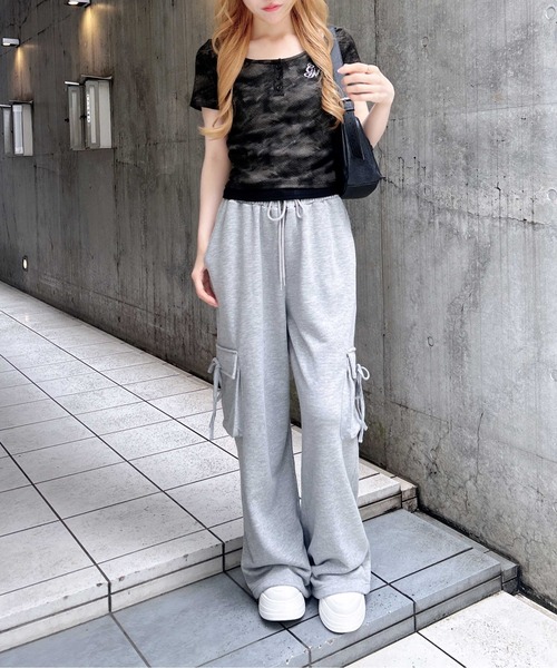 INGNI(イング)の「ムラ染めヘンリーネックレイヤード胸ロゴトップス(Tシャツ/カットソー・レディース・ブラウン/ブラック/オフホワイト・M)」の4枚目の写真