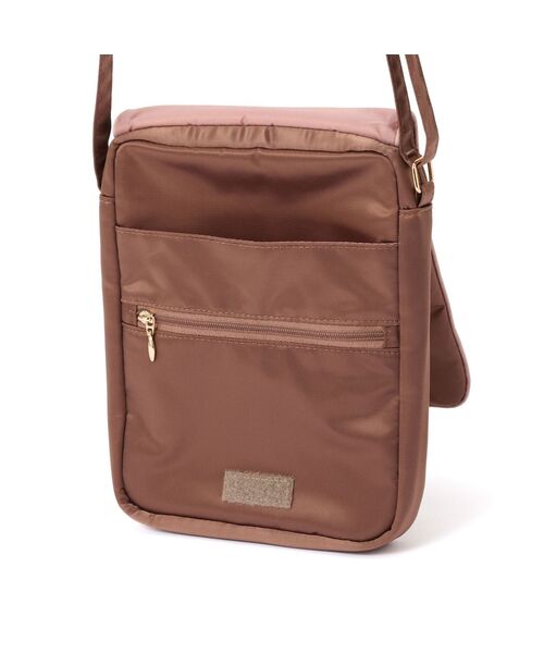 Francfranc（フランフラン）の「バイカラーサテン トラベルサコッシュ ピンク×ブラウン（トートバッグ・レディース・ピンク・FREE）」の5枚目の写真