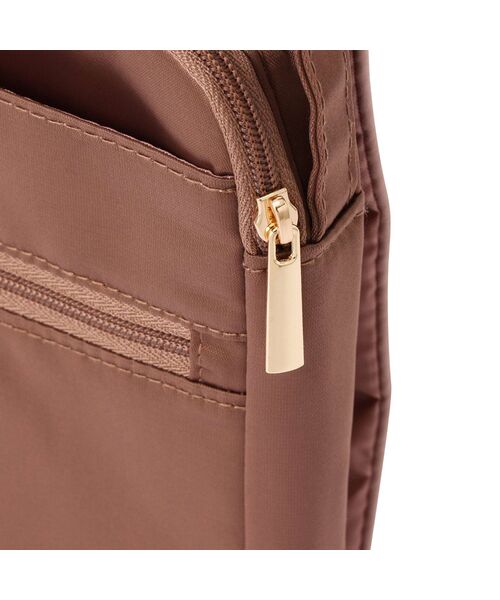 Francfranc（フランフラン）の「バイカラーサテン トラベルサコッシュ ピンク×ブラウン（トートバッグ・レディース・ピンク・FREE）」の7枚目の写真