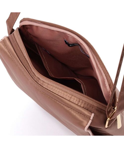 Francfranc（フランフラン）の「バイカラーサテン トラベルサコッシュ ピンク×ブラウン（トートバッグ・レディース・ピンク・FREE）」の8枚目の写真