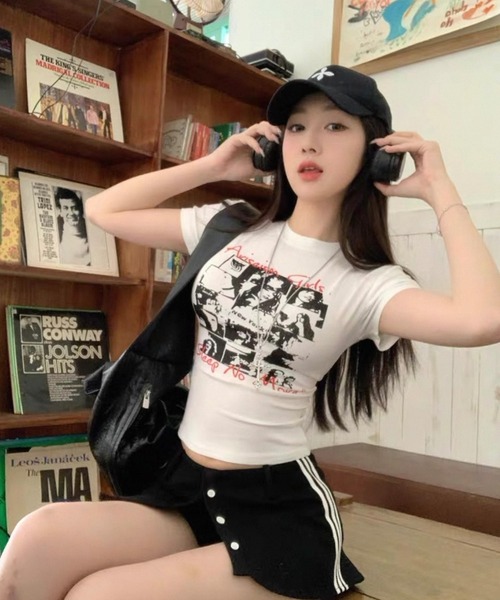 shopnikoniko(ショップニコニコ)の「プリントTシャツ 半袖 スリムTシャツ 韓国ファッション y2k モノクログラフィックデザイン Tシャツ ピチT(Tシャツ/カットソー・レディース・ブラック/ホワイト・フリー)」の12枚目の写真